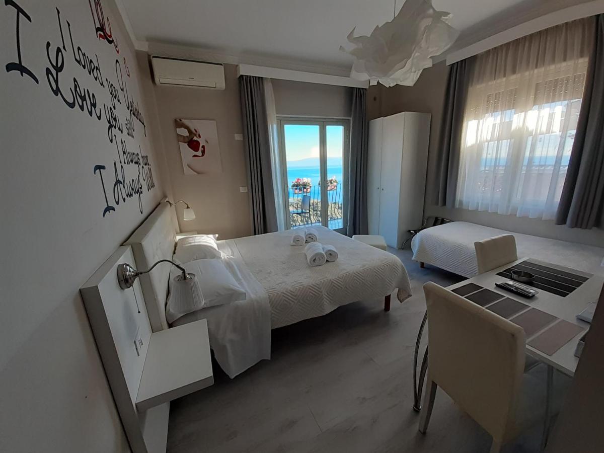 Athena Charming Rooms Таормина Екстериор снимка